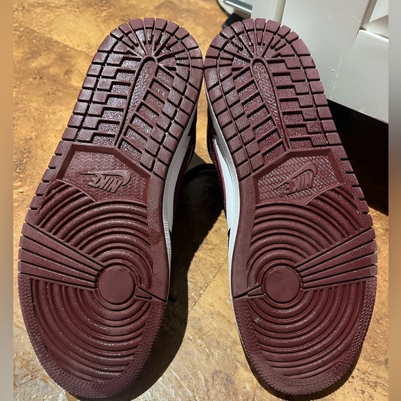 Women’s Air Jordan 1 Mid “Maroon” with gold charms - Picture 9 of 9